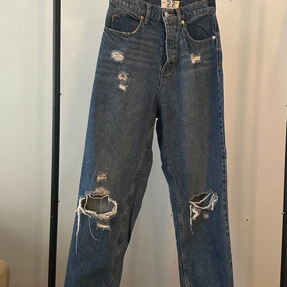 Free People / We The Free CRVY Distressed High Rise Straight Jeans – Size 27 - Picture 5 of 7